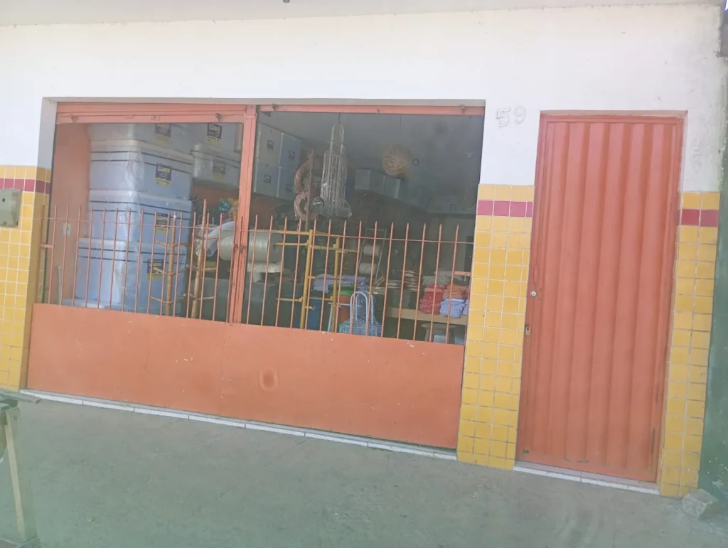 Oportunidade Comercial na Levada: Localização Estratégica! - Imagem 2