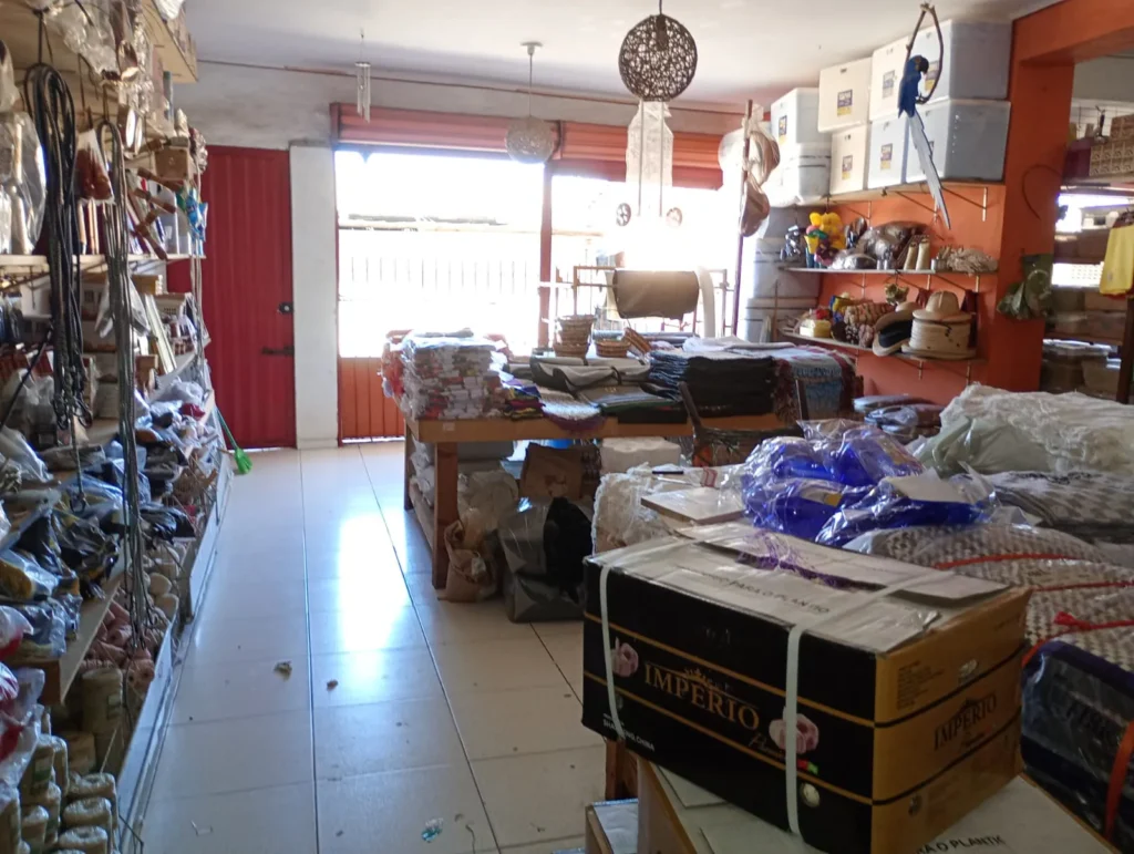 Oportunidade Comercial na Levada: Localização Estratégica! - Imagem 5