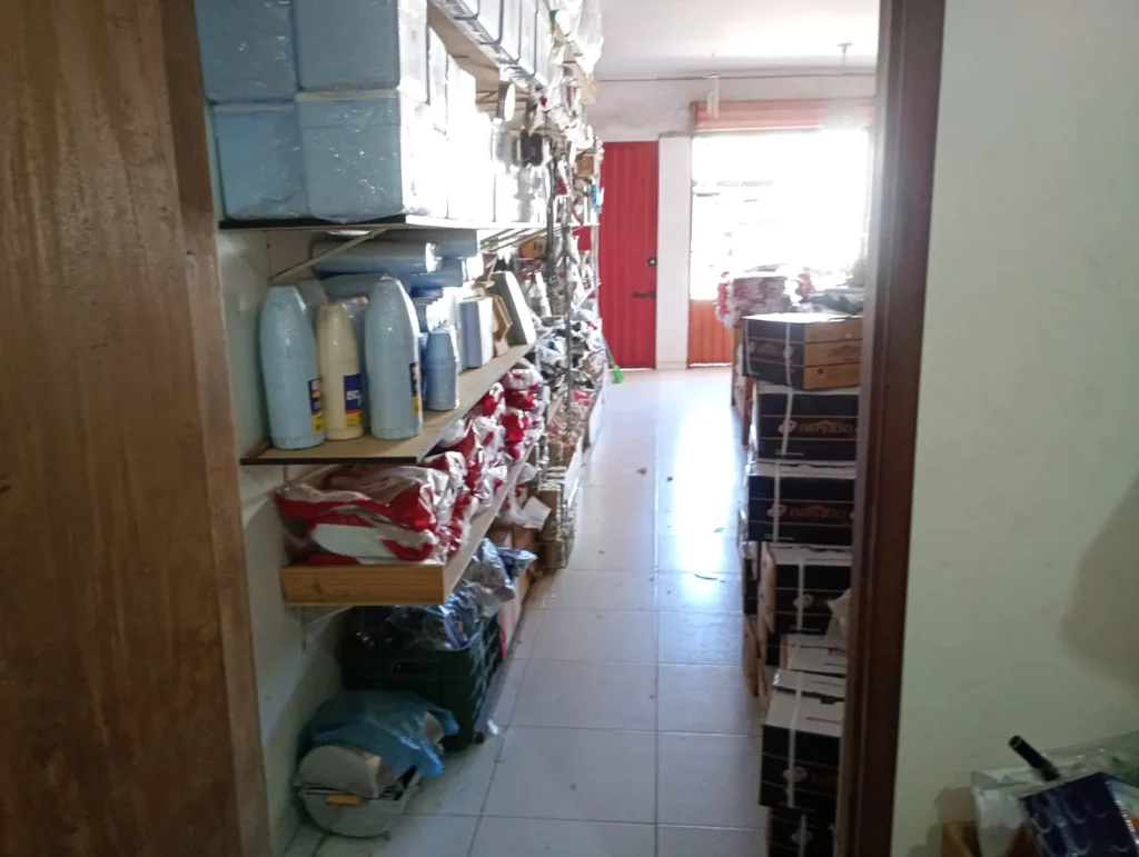 Oportunidade Comercial na Levada: Localização Estratégica! - Imagem 4